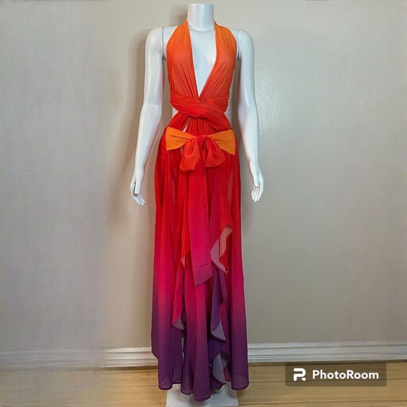 L'ATISTE Dresses & Skirts - Ombre cut out halter neck deep-V built in bikini split thigh maxi dress